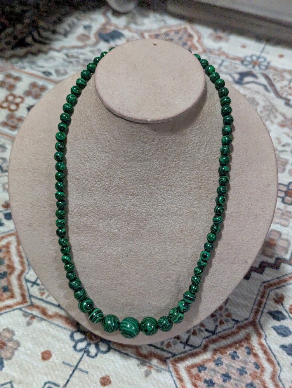 Vintage Necklace Natural Green Malachite Graduated Beaded Healing Necklace - Picture 7 of 13